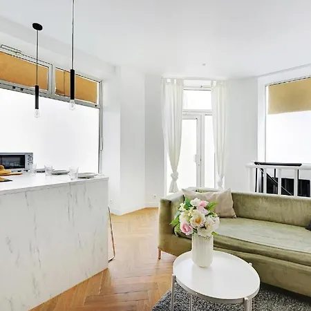 Elegant - 1br-2p - Next To Nation Apartment *