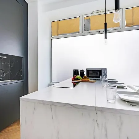 Elegant - 1br-2p - Next To Nation